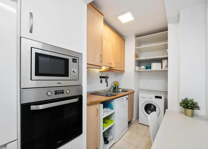 Amplio Piso En Atarazanas Málaga