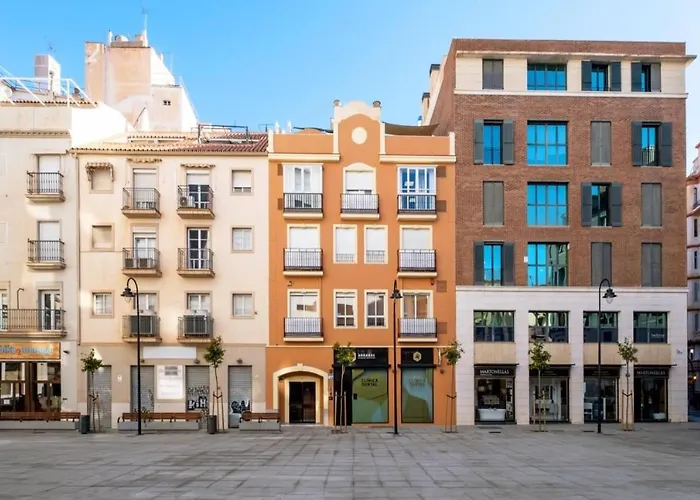 Amplio Piso En Atarazanas Málaga